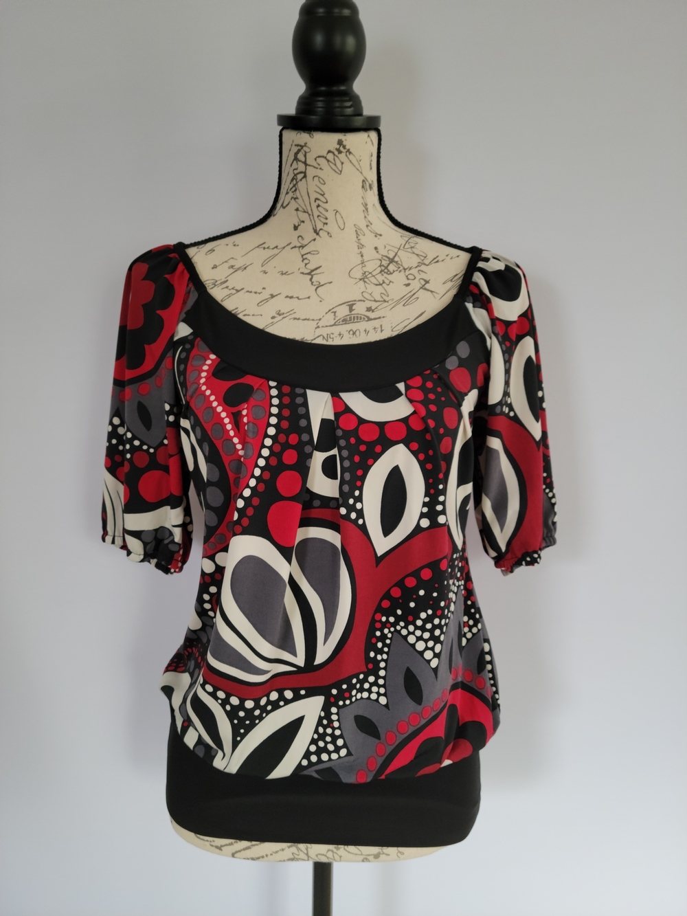 Heart Soul Vintage Y2K Red, White & Black Patterened Blouse Women's Size M
